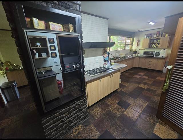 4 BEDROOM HOUSE FOR SALE IN PARKHILL GARDENS